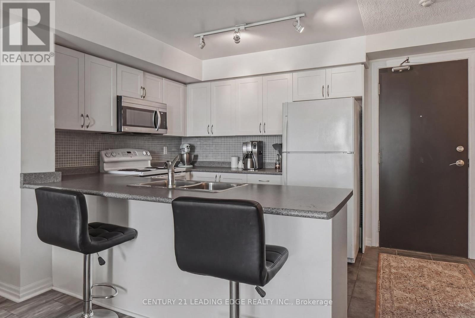 902 - 1600 Charles Street, Whitby, Ontario  L1N 1B8 - Photo 7 - E13208778