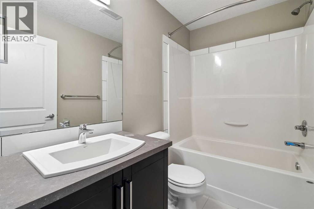 120 Copperstone Villas Se, Calgary, Alberta  T2X 5A8 - Photo 18 - A2315068