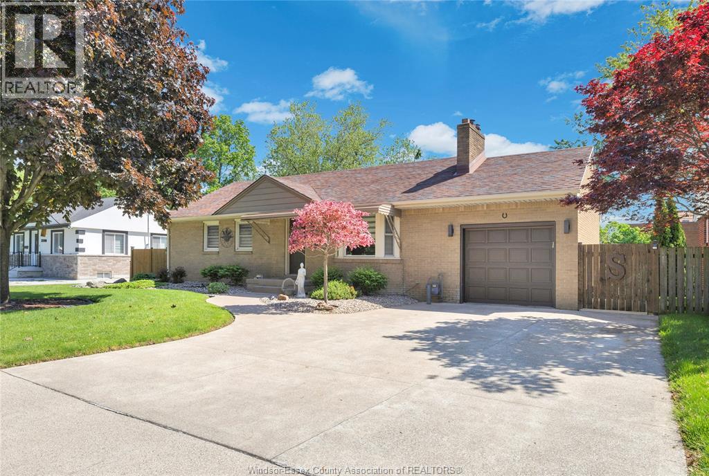 2630 Virginia Park, Windsor, Ontario  N9E 2B4 - Photo 2 - 26012441