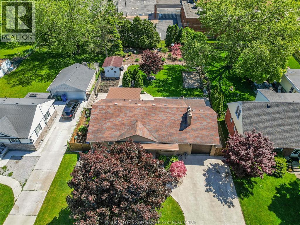 2630 Virginia Park, Windsor, Ontario  N9E 2B4 - Photo 3 - 26012441