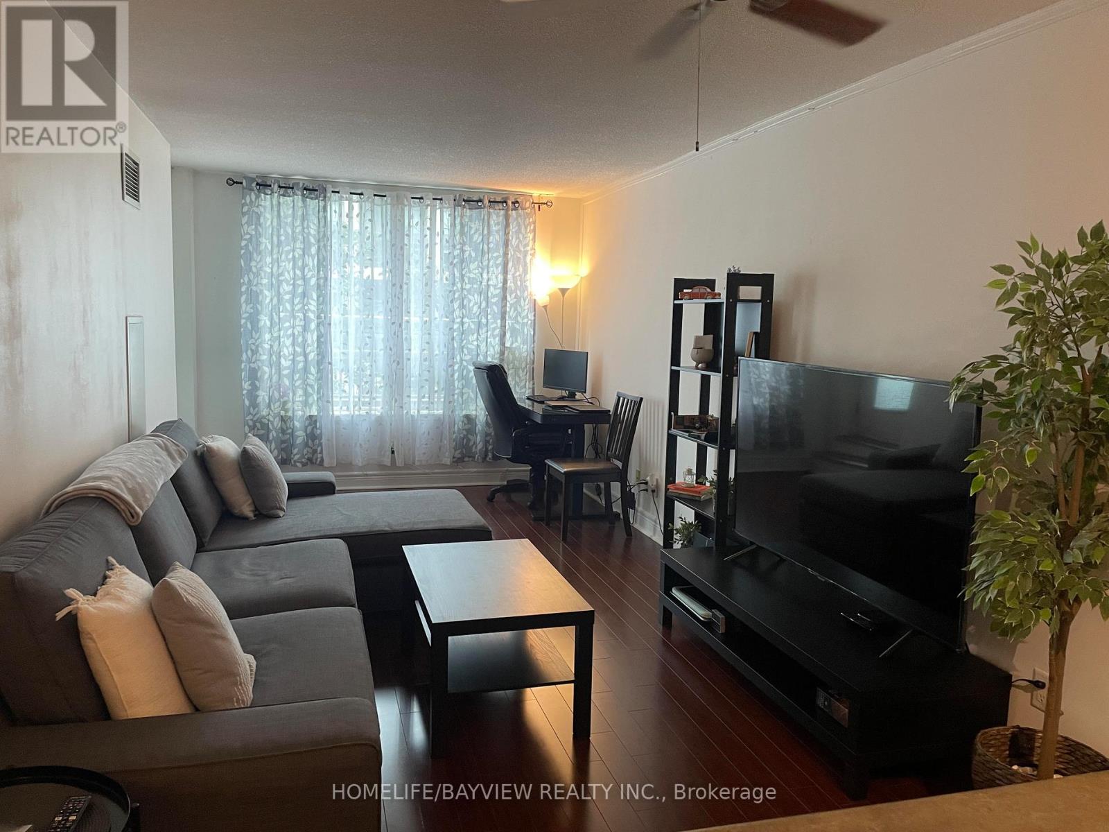 48 Suncrest Boulevard, Markham, Ontario  L3T 7Y5 - Photo 5 - N13208530