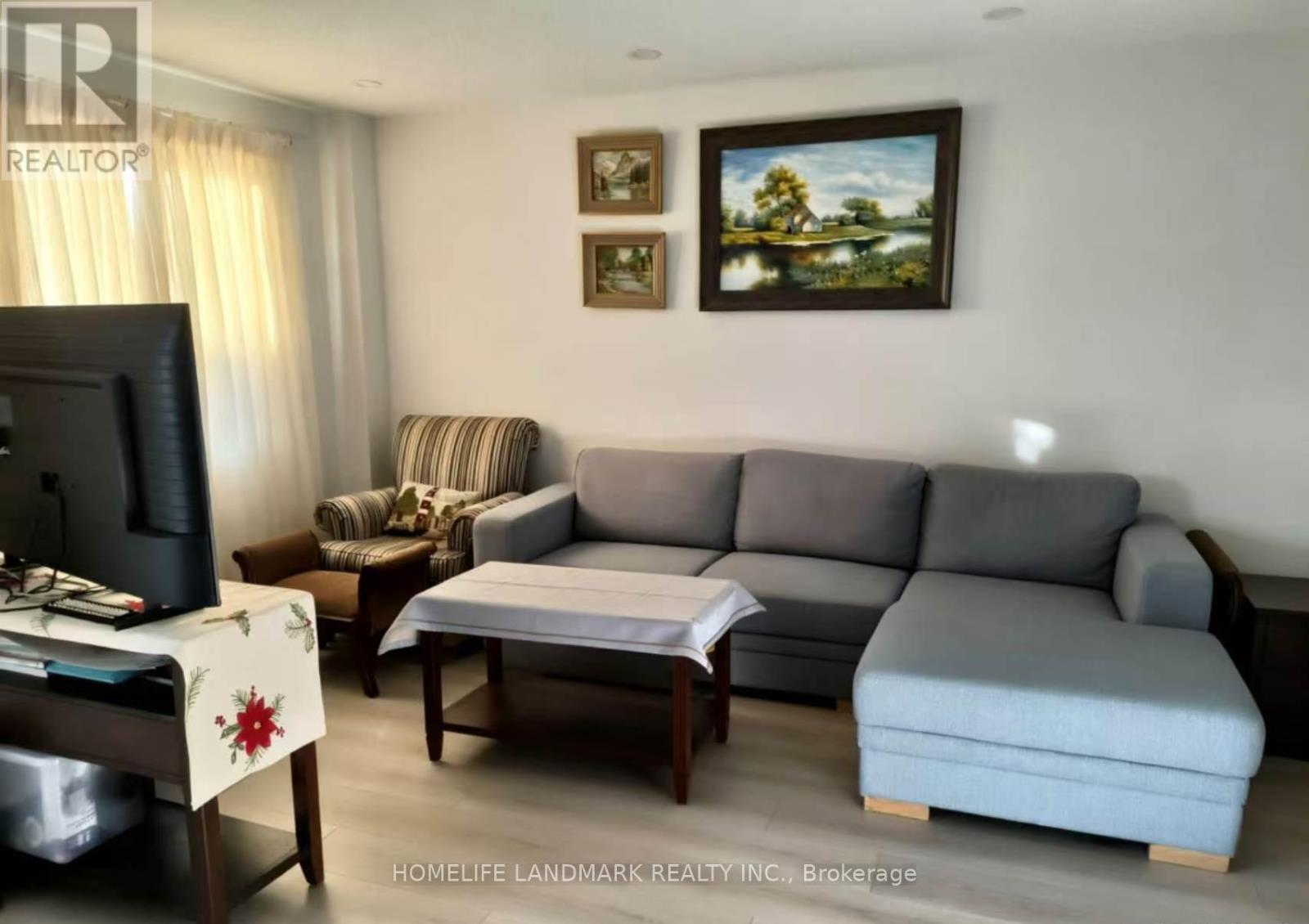 818 - 75 Weldrick Road E, Richmond Hill, Ontario  L4C 0H9 - Photo 2 - N13208652