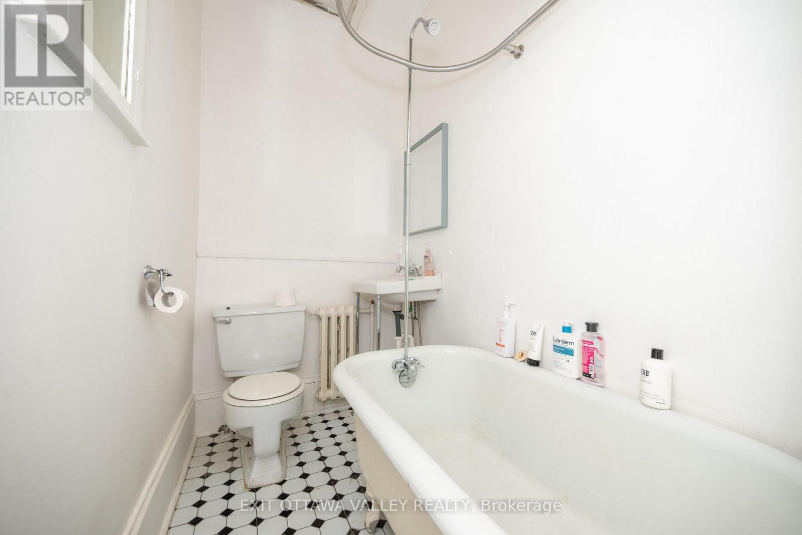 109 Pembroke Street W, Pembroke, Ontario  K8A 5M7 - Photo 5 - X12858528