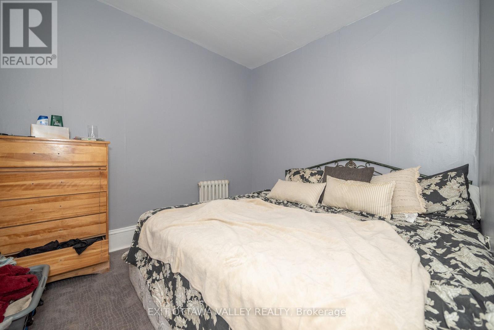 109 Pembroke Street W, Pembroke, Ontario  K8A 5M7 - Photo 4 - X12858528