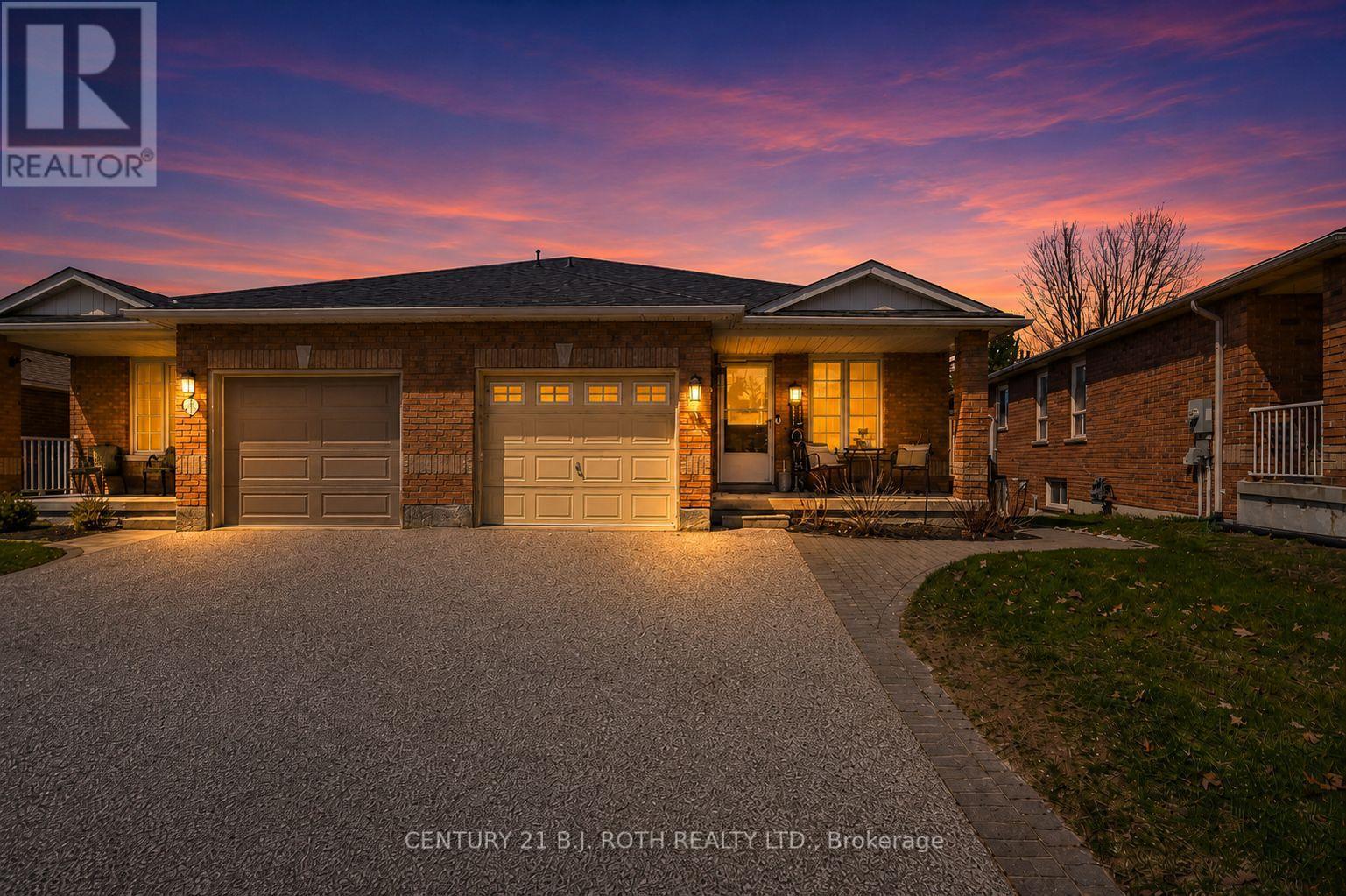 14 Trask Drive, Barrie (Ardagh), Ontario L4N 5R4 - Photo 1 - S13208562