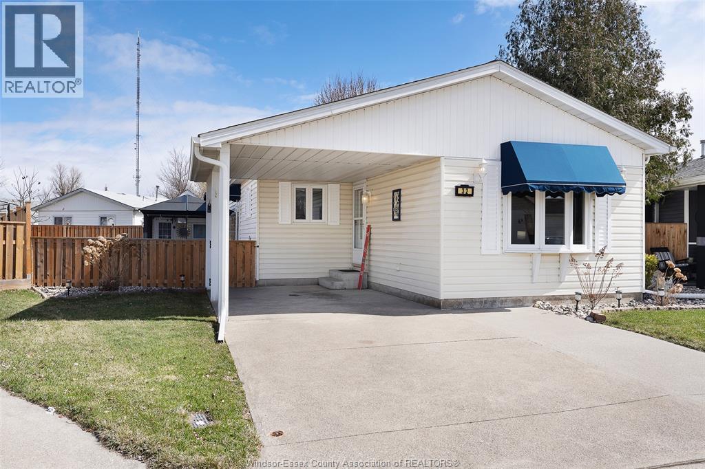 32 Chestnut, Mcgregor, Ontario  N0R 1J0 - Photo 1 - 26005611