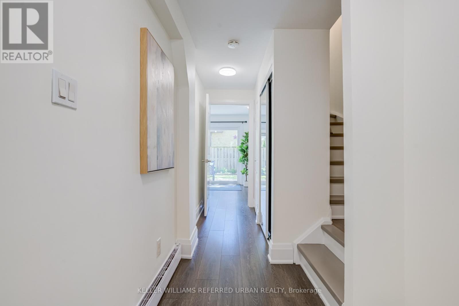 6540 Falconer Drive, Mississauga, Ontario  L5N 1M1 - Photo 5 - W13208506