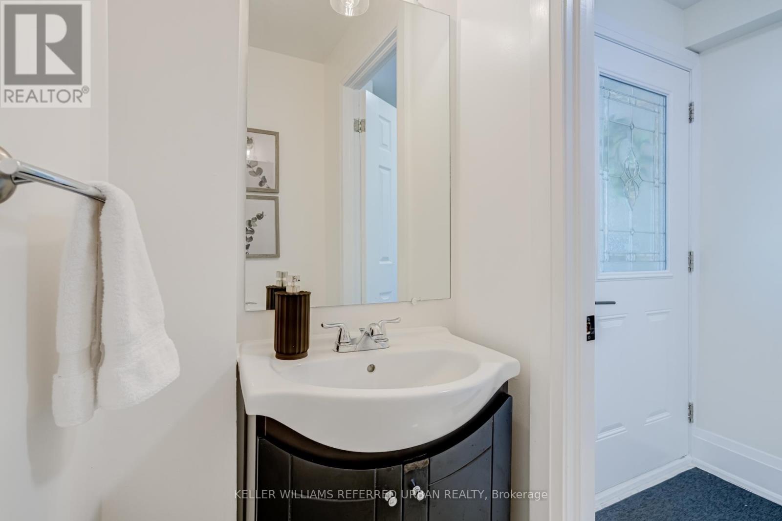 6540 Falconer Drive, Mississauga, Ontario  L5N 1M1 - Photo 9 - W13208506