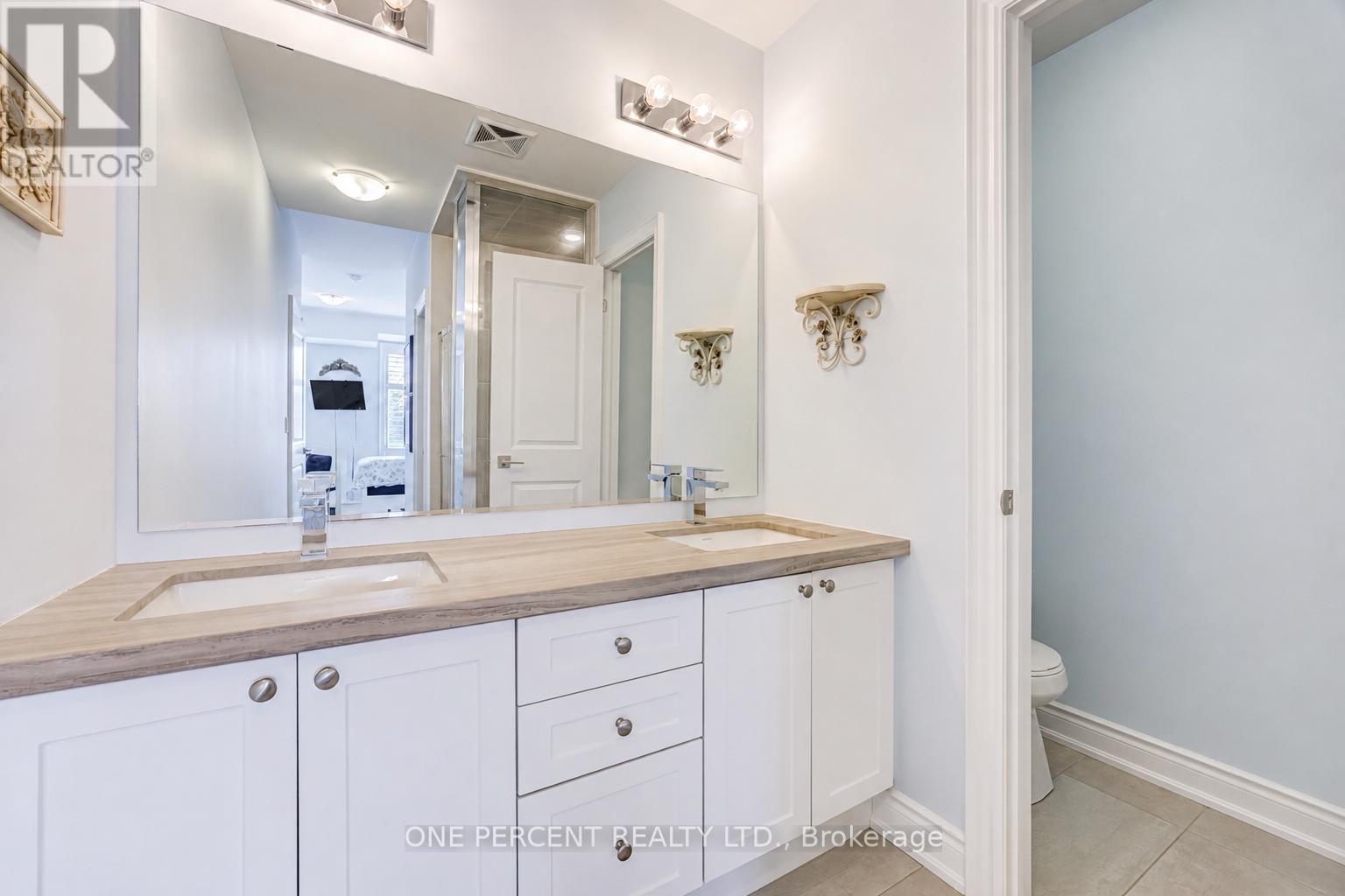 656 Tupelo Court, Mississauga, Ontario  L5G 0C4 - Photo 15 - W13208552