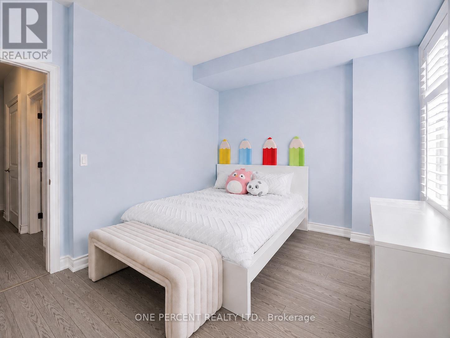 656 Tupelo Court, Mississauga, Ontario  L5G 0C4 - Photo 9 - W13208552