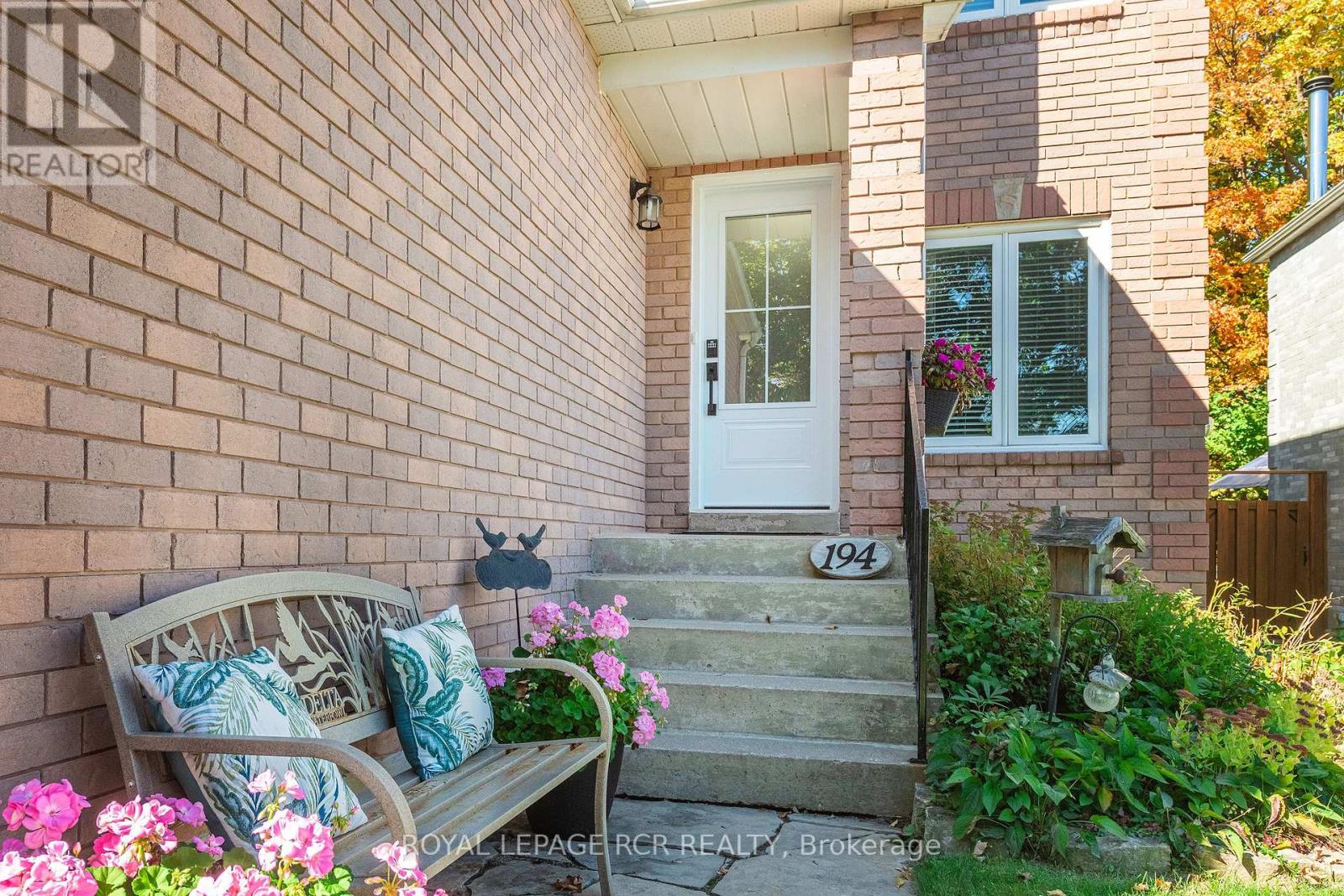 194 Lisa Marie Drive, Orangeville, Ontario  L9W 4P7 - Photo 3 - W13208564