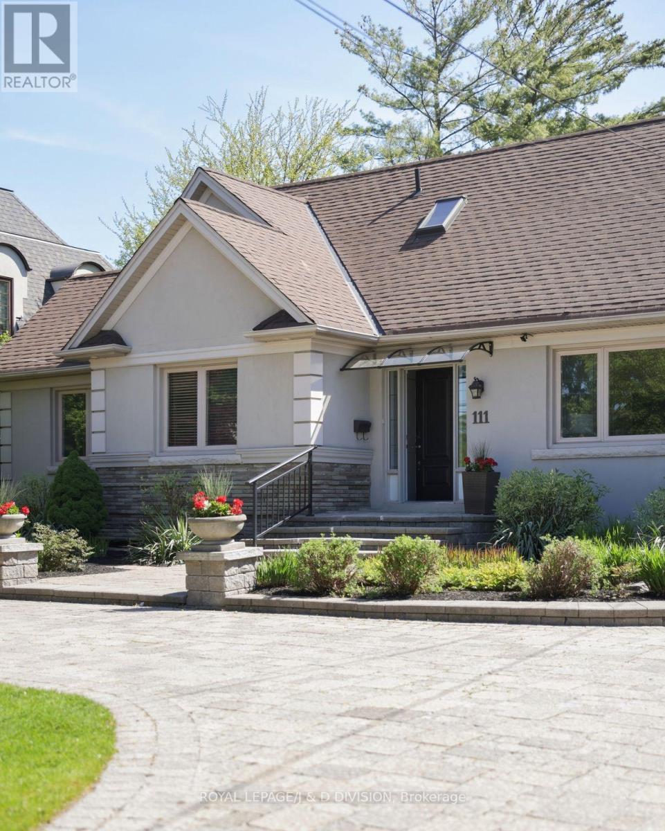 111 Warwood Road, Toronto, Ontario  M9B 5B6 - Photo 2 - W13208596