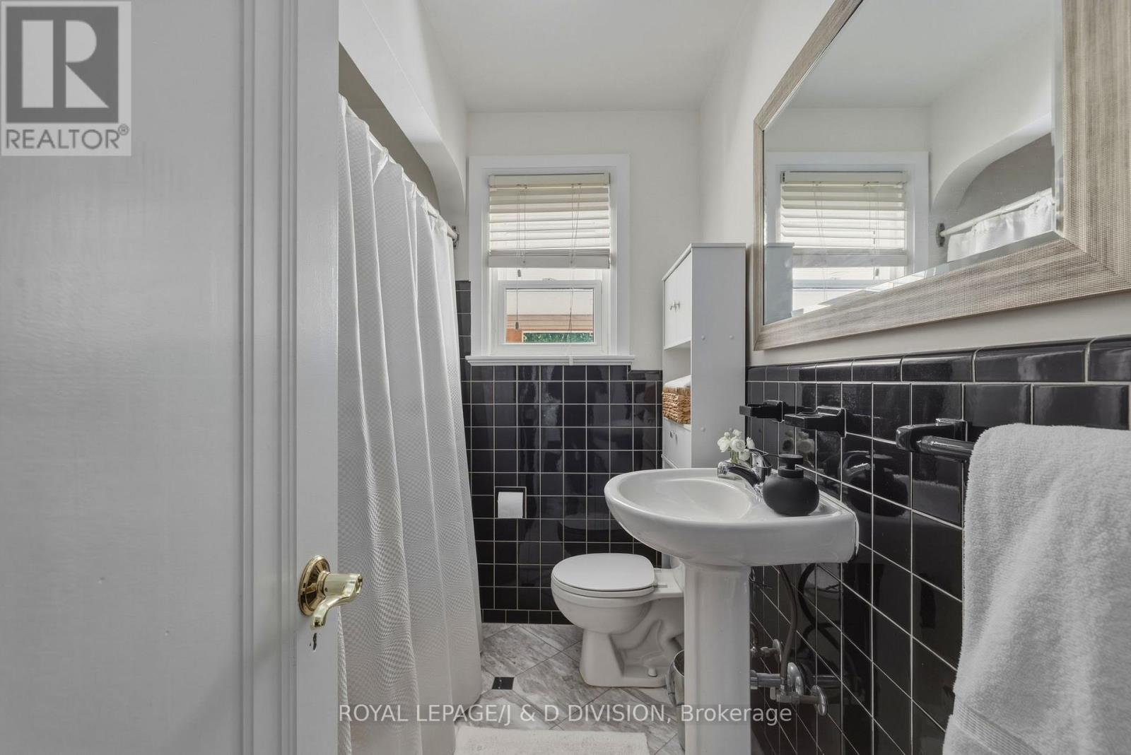 111 Warwood Road, Toronto, Ontario  M9B 5B6 - Photo 21 - W13208596