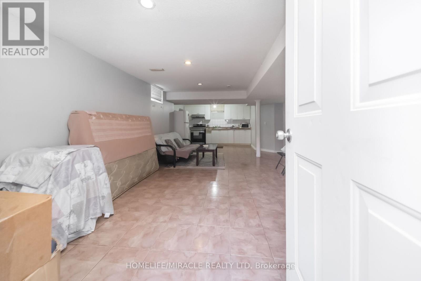 6 Westbrook Avenue, Brampton, Ontario  L6P 1M4 - Photo 40 - W13208660