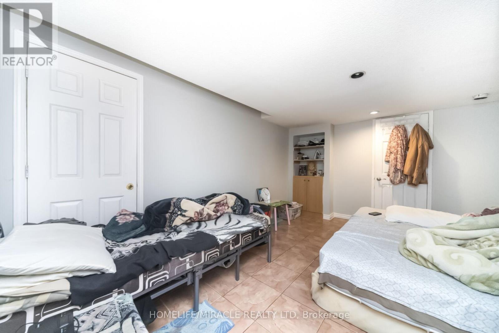 6 Westbrook Avenue, Brampton, Ontario  L6P 1M4 - Photo 45 - W13208660