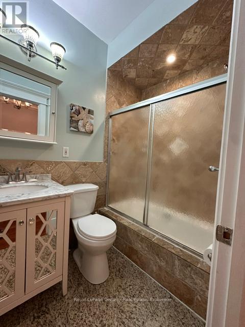 81 Livingstone Avenue, Toronto, Ontario  M6E 2L7 - Photo 16 - W13208668