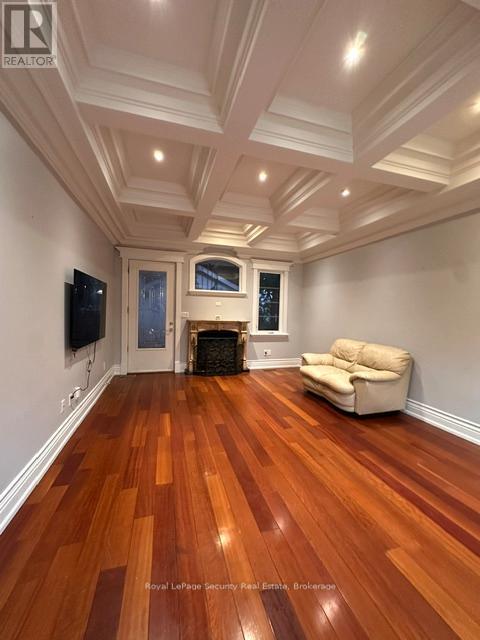 81 Livingstone Avenue, Toronto, Ontario  M6E 2L7 - Photo 4 - W13208668