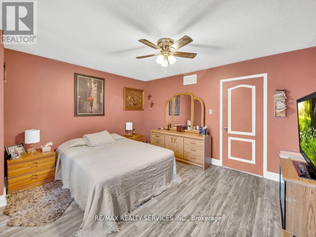 24 Melissa Court, Brampton, Ontario  L6X 4X1 - Photo 19 - W13208716