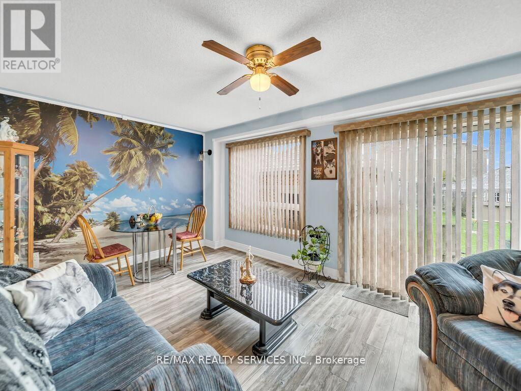 24 Melissa Court, Brampton, Ontario  L6X 4X1 - Photo 8 - W13208716