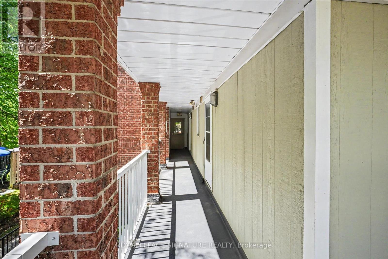 221 - 101 Bristol Road E, Mississauga, Ontario  L4Z 3P4 - Photo 2 - W13208776