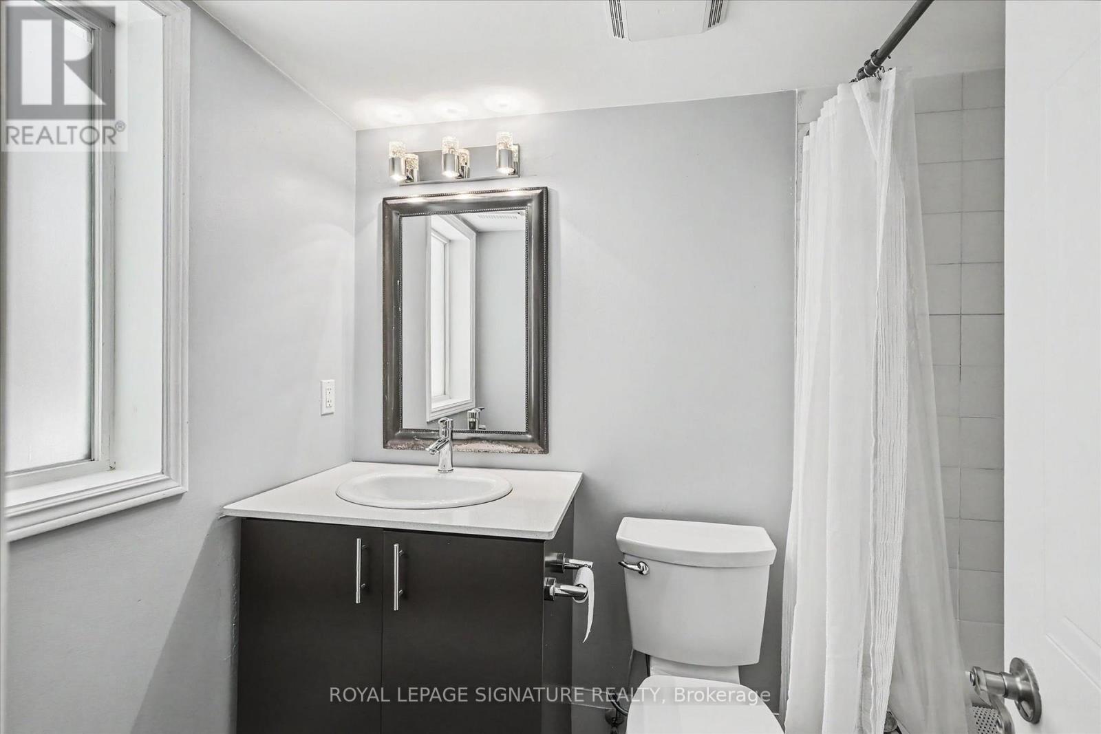 221 - 101 Bristol Road E, Mississauga, Ontario  L4Z 3P4 - Photo 4 - W13208776