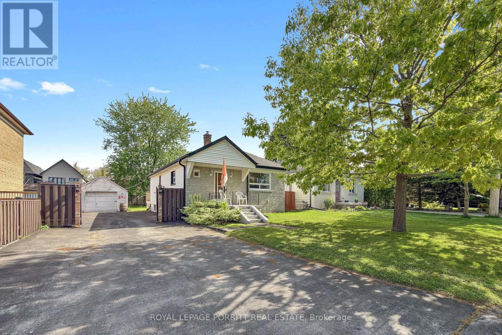 31 BURLINGAME ROAD, Toronto, Ontario