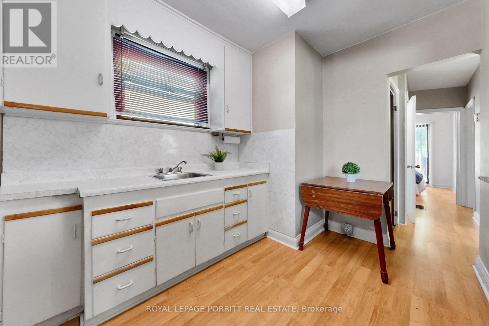 31 Burlingame Road, Toronto, Ontario  M8W 1Y7 - Photo 11 - W13208812