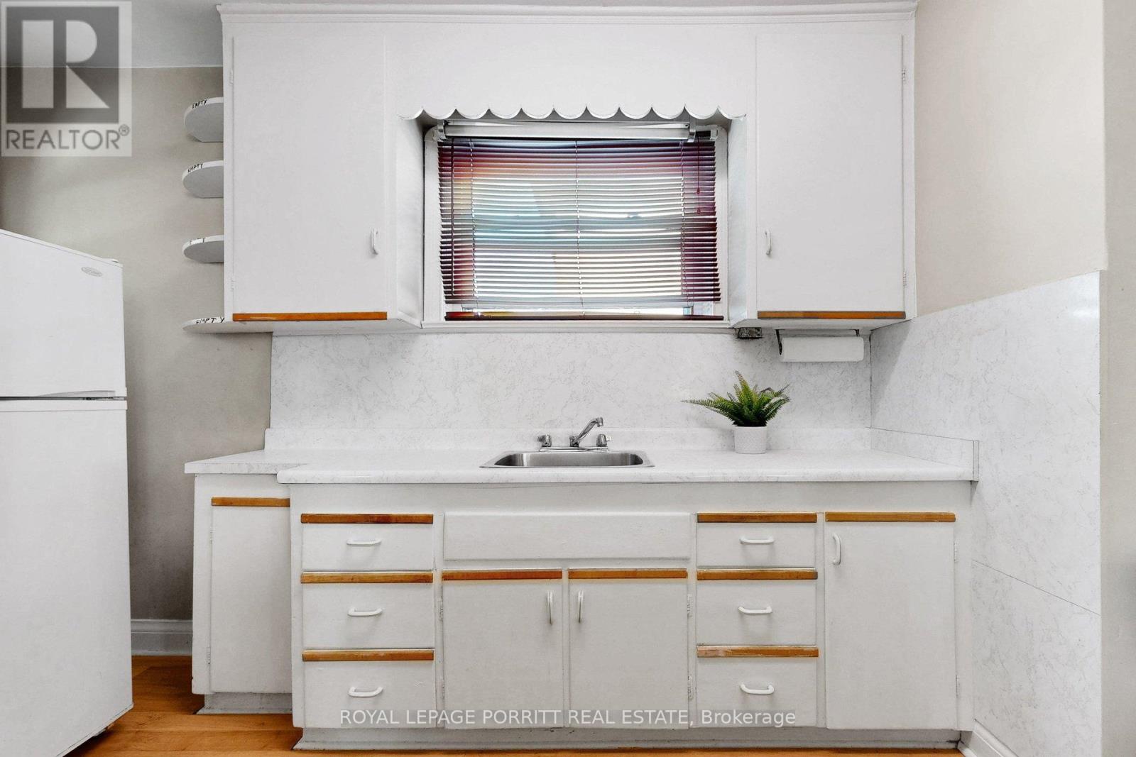 31 Burlingame Road, Toronto, Ontario  M8W 1Y7 - Photo 14 - W13208812