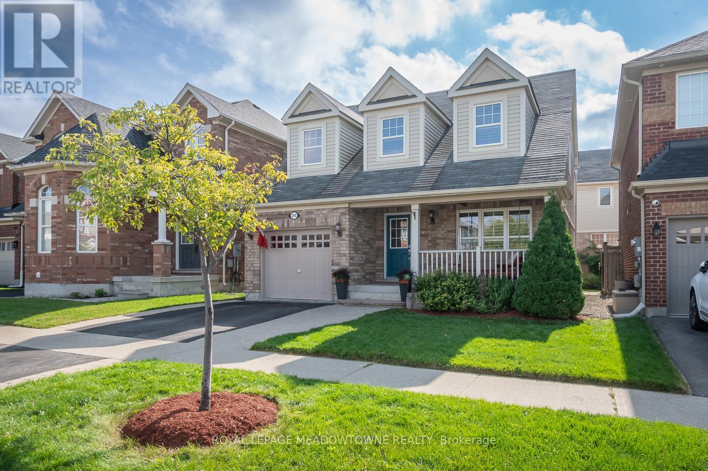 292 Mcdougall Cross, Milton, Ontario  L9T 0N6 - Photo 2 - W13208824