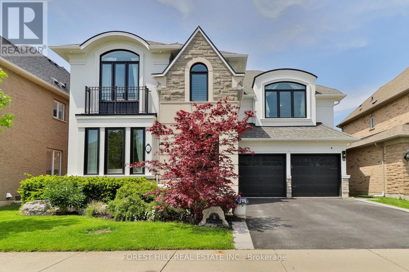 327 Turning Leaf Road, Oakville, Ontario  L6L 6W7 - Photo 2 - W13208836
