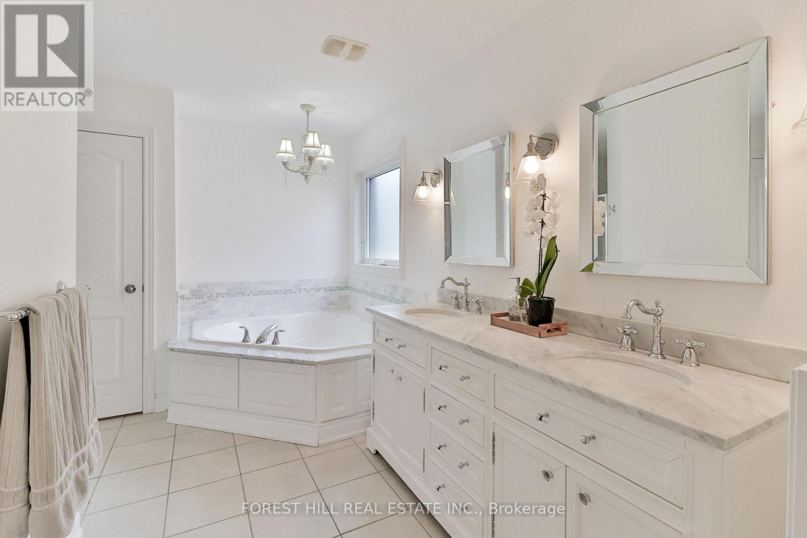 327 Turning Leaf Road, Oakville, Ontario  L6L 6W7 - Photo 28 - W13208836