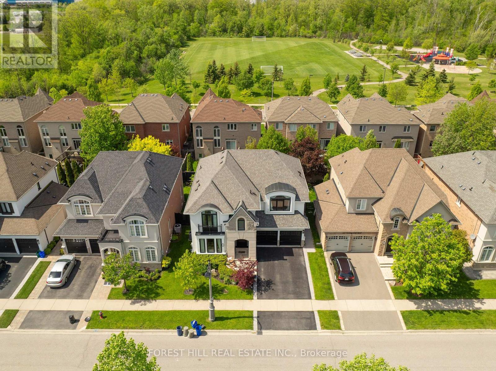 327 Turning Leaf Road, Oakville, Ontario  L6L 6W7 - Photo 4 - W13208836