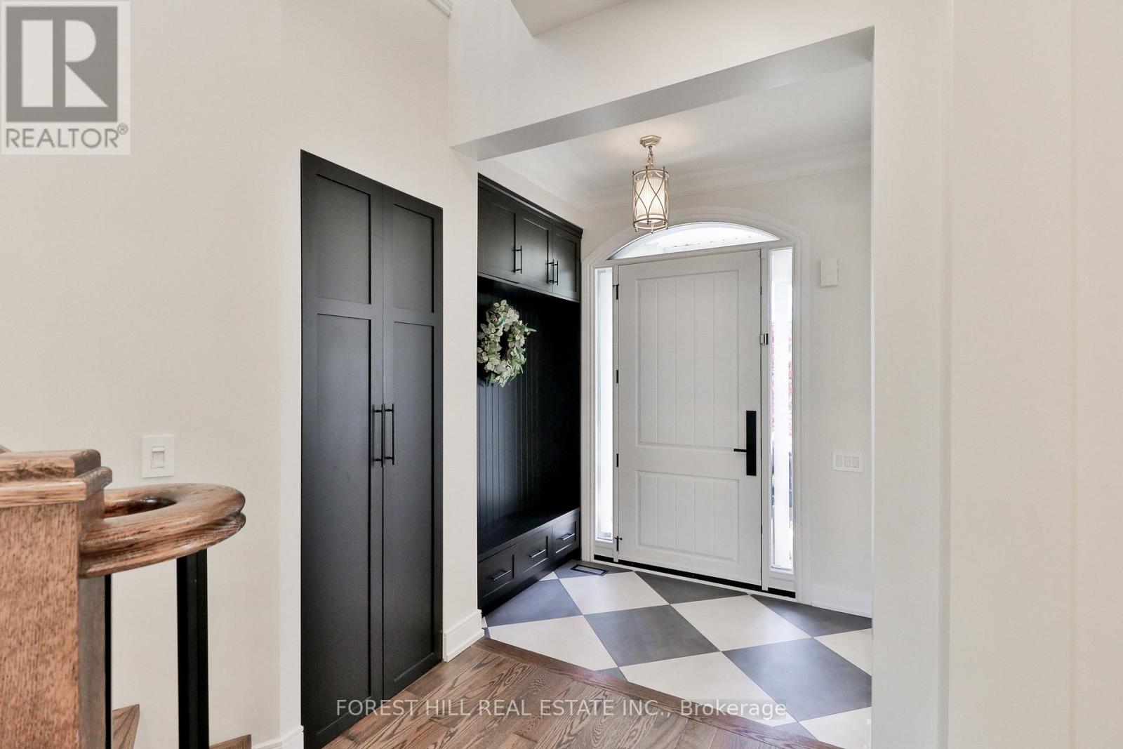 327 Turning Leaf Road, Oakville, Ontario  L6L 6W7 - Photo 5 - W13208836