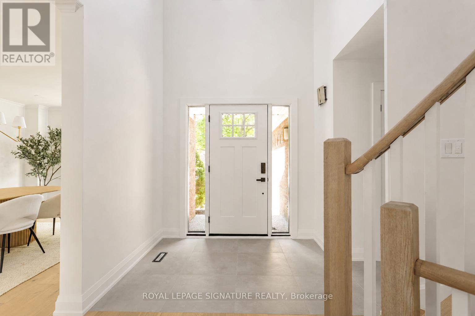 1026 Oak Meadow Road, Oakville, Ontario  L6M 1J7 - Photo 3 - W13208884