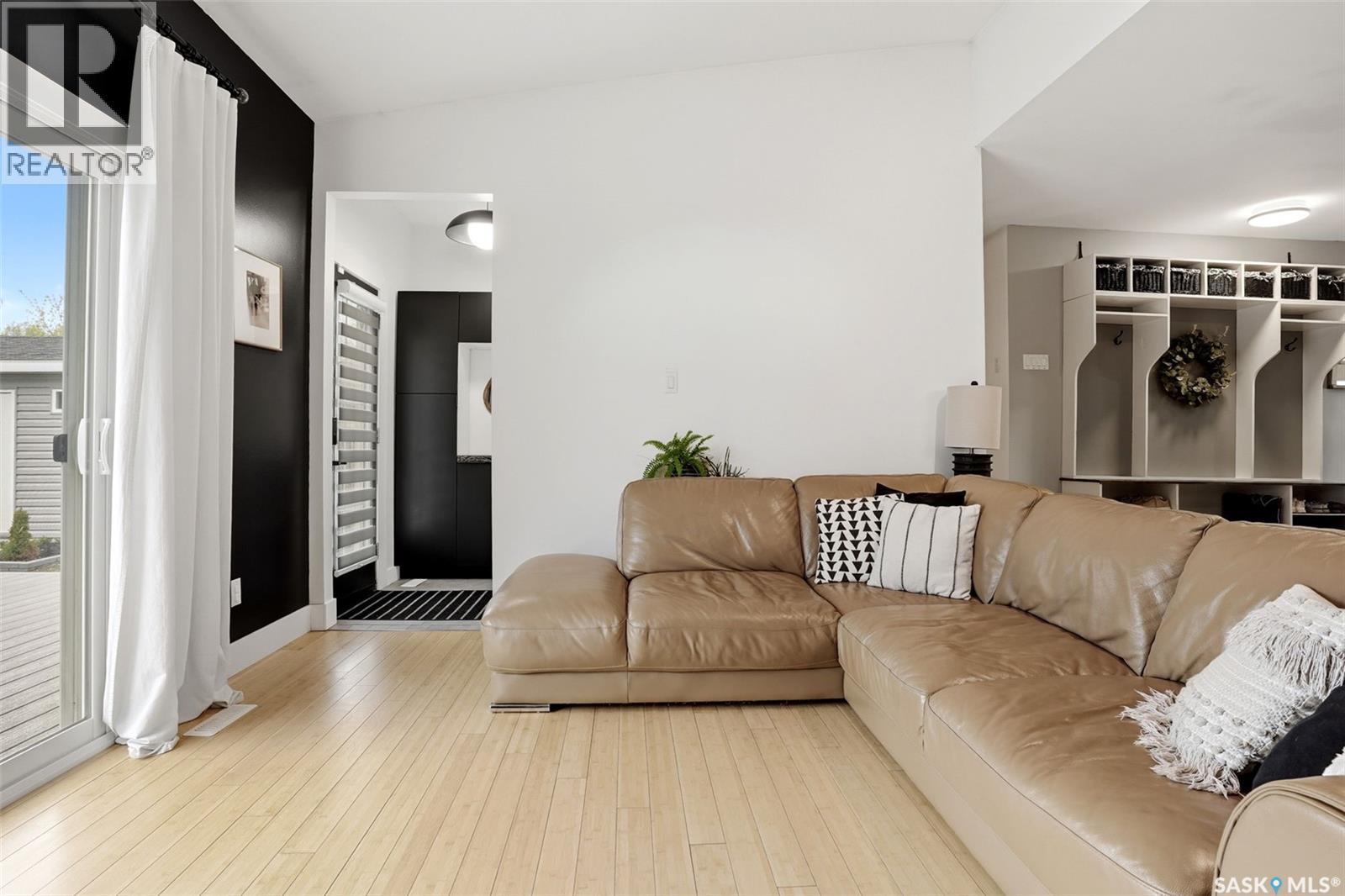 118 Mackenzie Crescent, Regina, Saskatchewan  S4N 5G5 - Photo 7 - SK037444