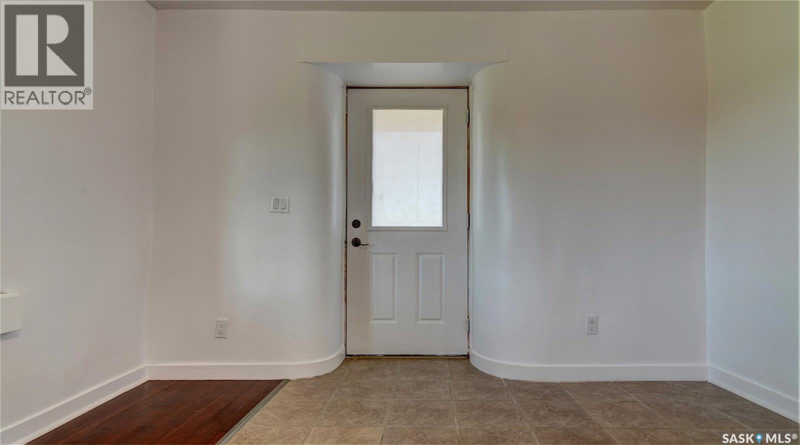 126 George Street, Drinkwater, Saskatchewan  S0H 1G0 - Photo 3 - SK037416