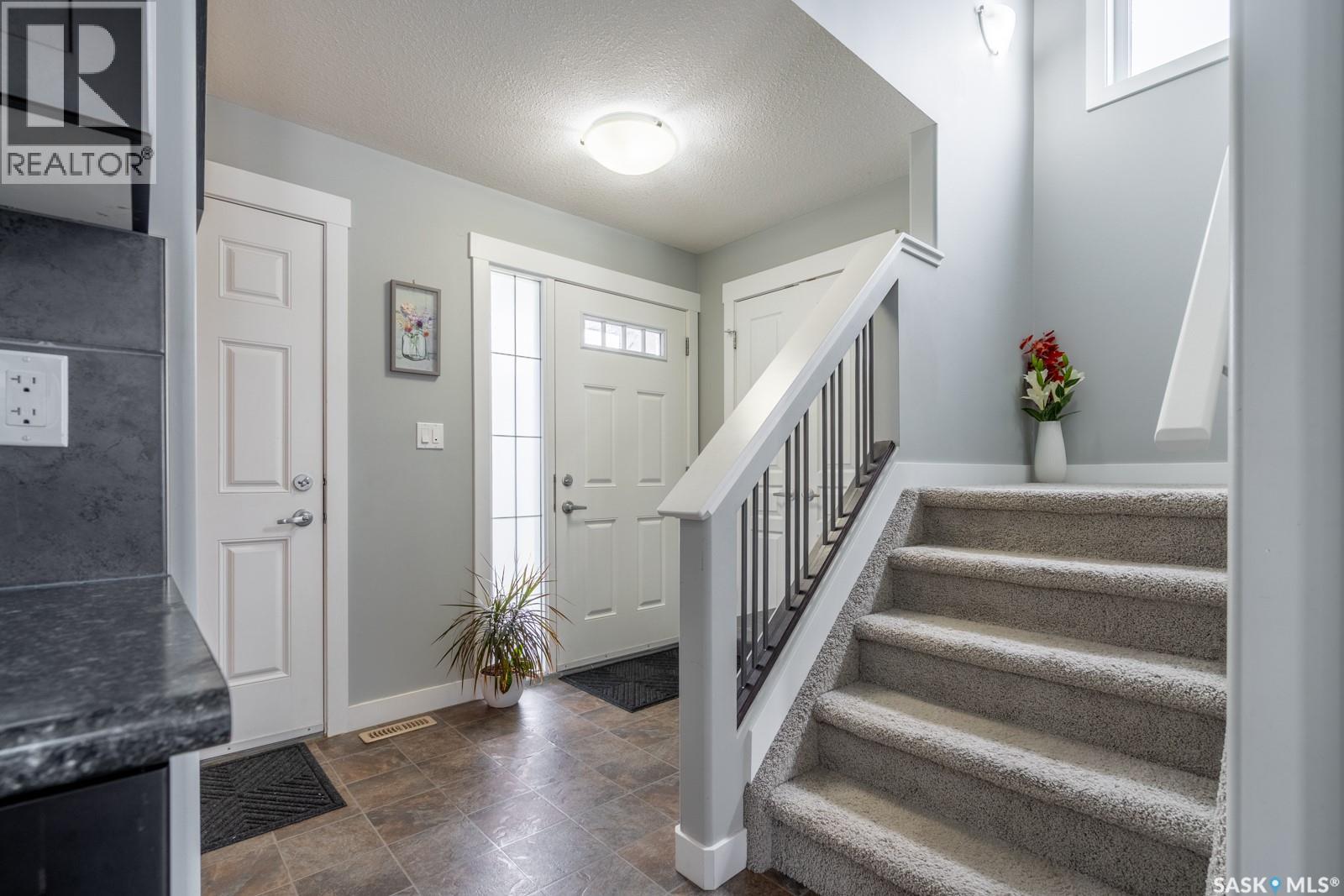 4510 Green Poplar Lane E, Regina, Saskatchewan  S4V 3H5 - Photo 2 - SK037410