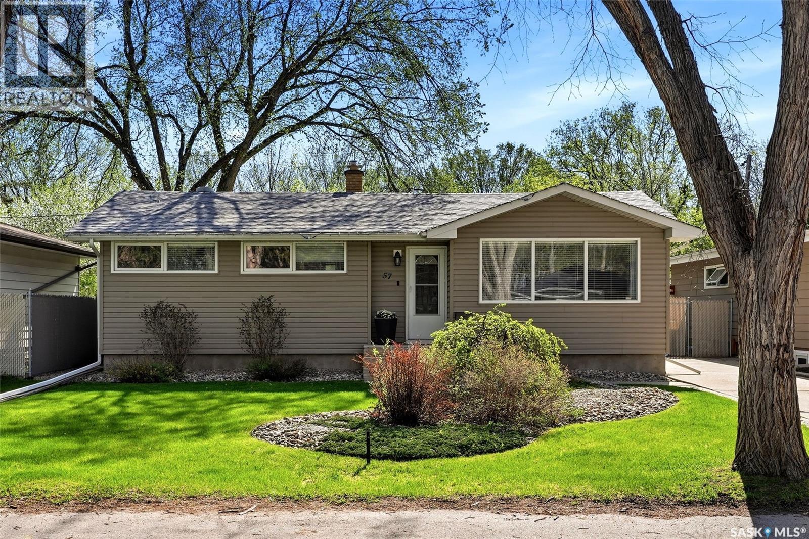 57 Flamingo Crescent, Regina, Saskatchewan  S4S 4L6 - Photo 1 - SK037371