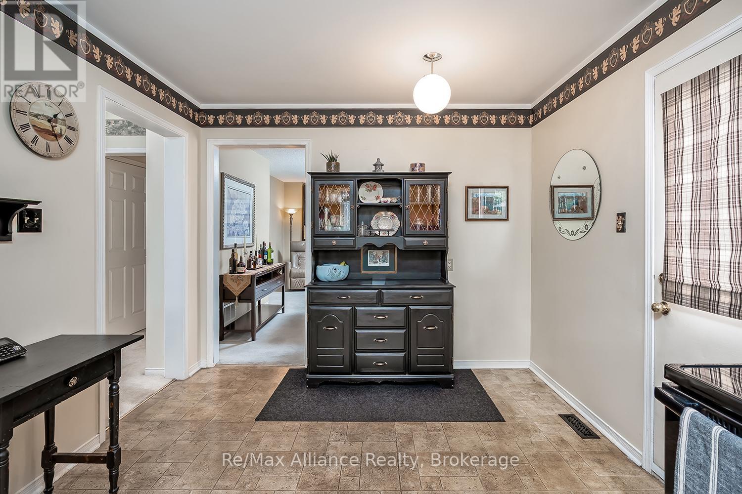 1969 Glenada Crescent, Oakville, Ontario  L6H 4M8 - Photo 11 - W13208910