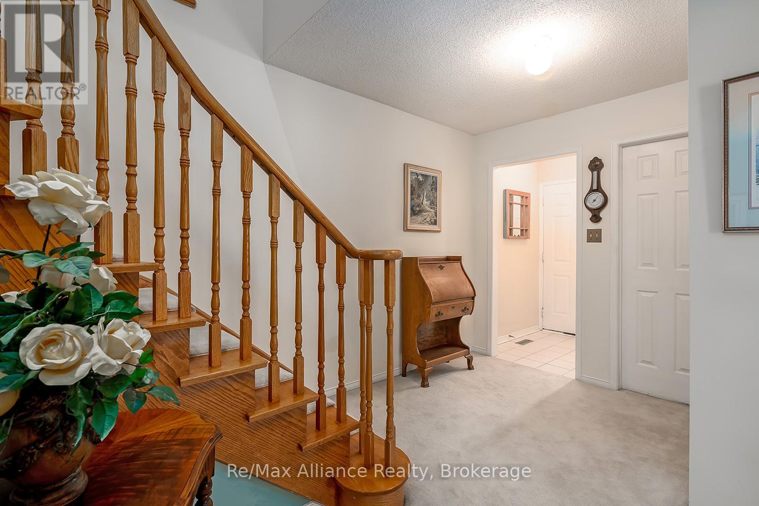 1969 Glenada Crescent, Oakville, Ontario  L6H 4M8 - Photo 4 - W13208910