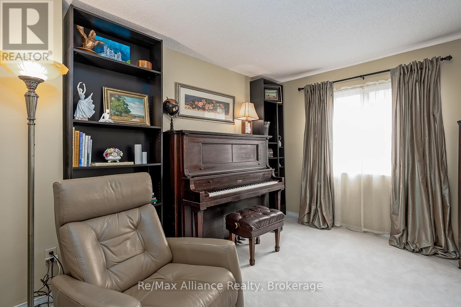 1969 Glenada Crescent, Oakville, Ontario  L6H 4M8 - Photo 5 - W13208910