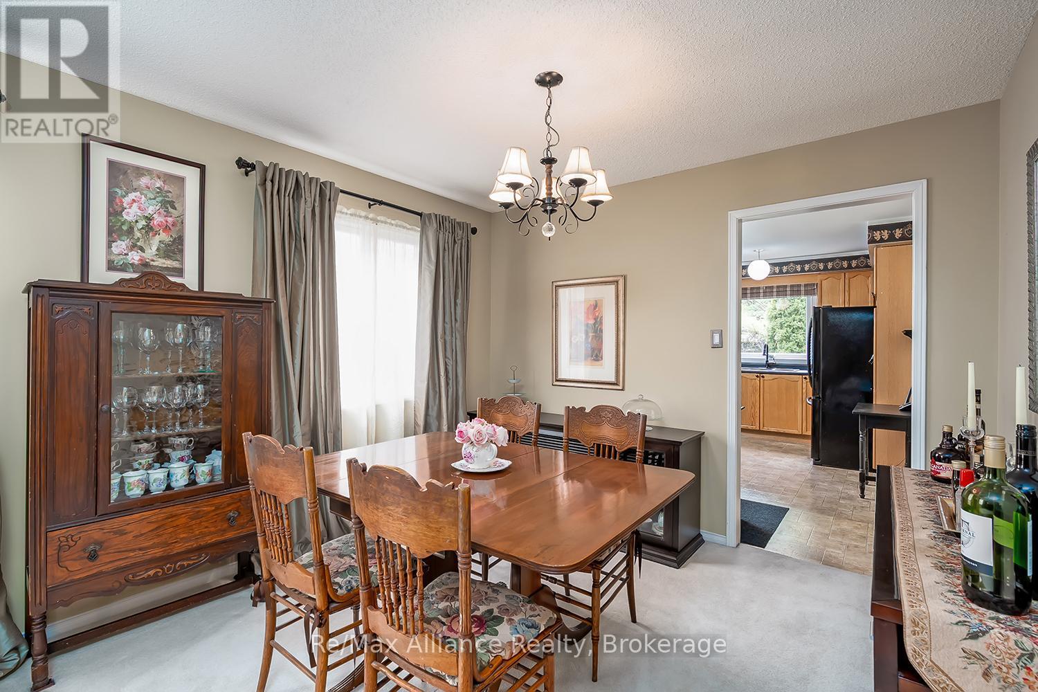 1969 Glenada Crescent, Oakville, Ontario  L6H 4M8 - Photo 7 - W13208910