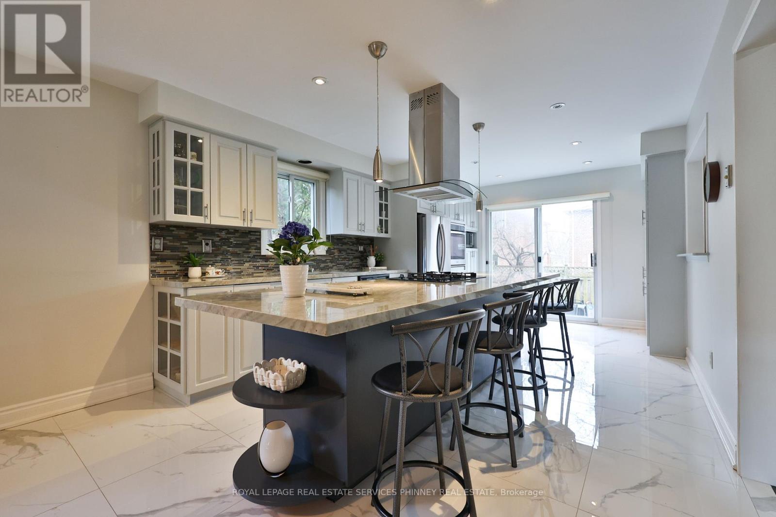 2031 Pen Street, Oakville, Ontario  L6H 3L2 - Photo 11 - W13001900