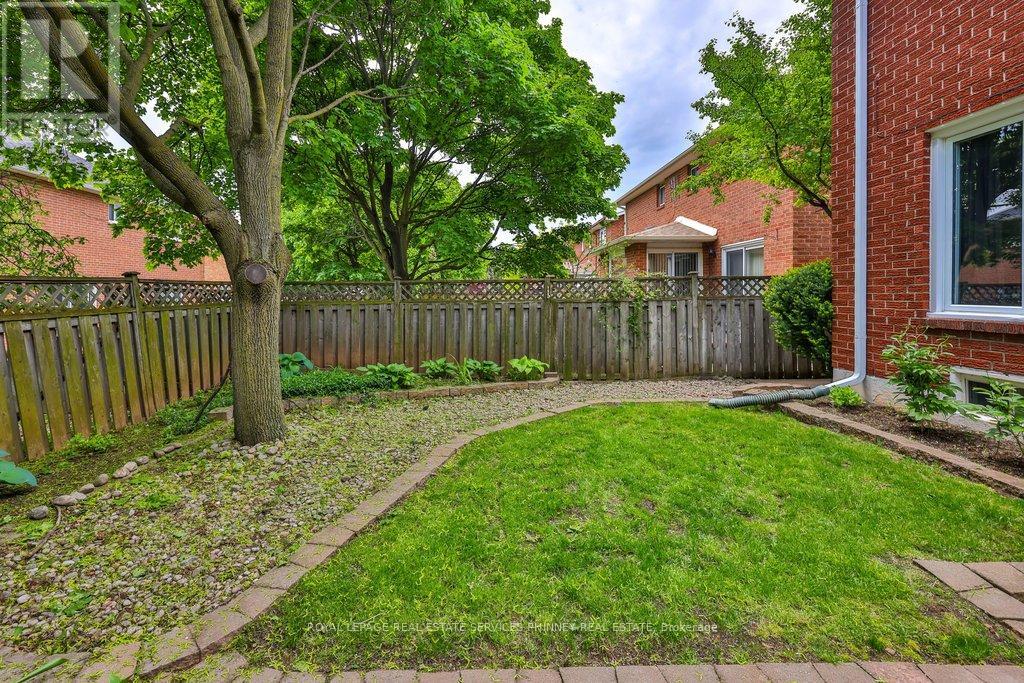 2031 Pen Street, Oakville, Ontario  L6H 3L2 - Photo 43 - W13001900
