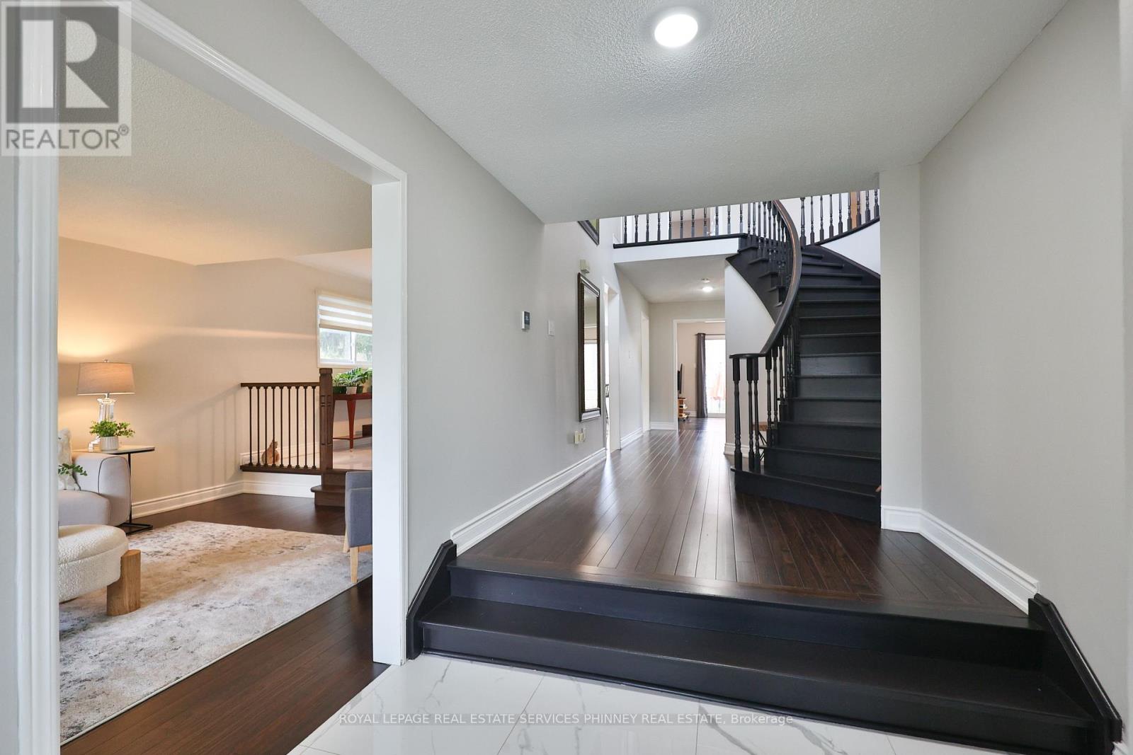 2031 Pen Street, Oakville, Ontario  L6H 3L2 - Photo 5 - W13001900