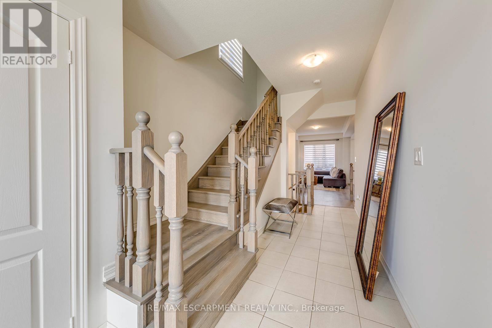 407 Skinner Road, Hamilton, Ontario  L8B 1Z7 - Photo 4 - X13208648