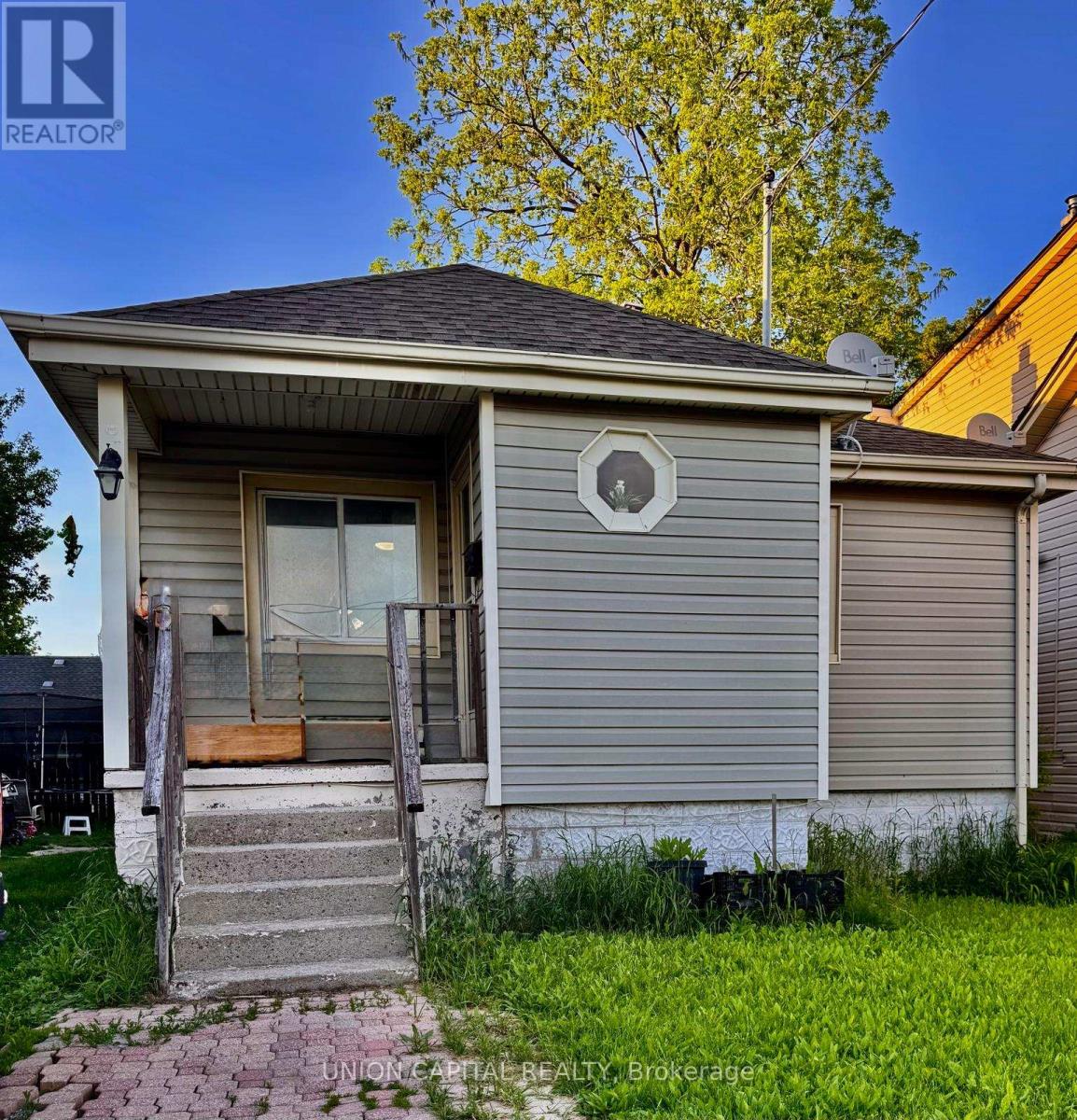 16 Cumming Street, St. Catharines, Ontario  L2S 1H7 - Photo 2 - X13208816