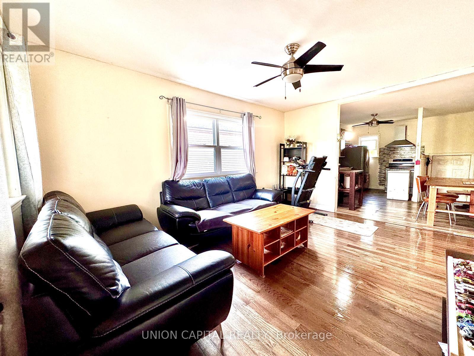 16 Cumming Street, St. Catharines, Ontario  L2S 1H7 - Photo 3 - X13208816