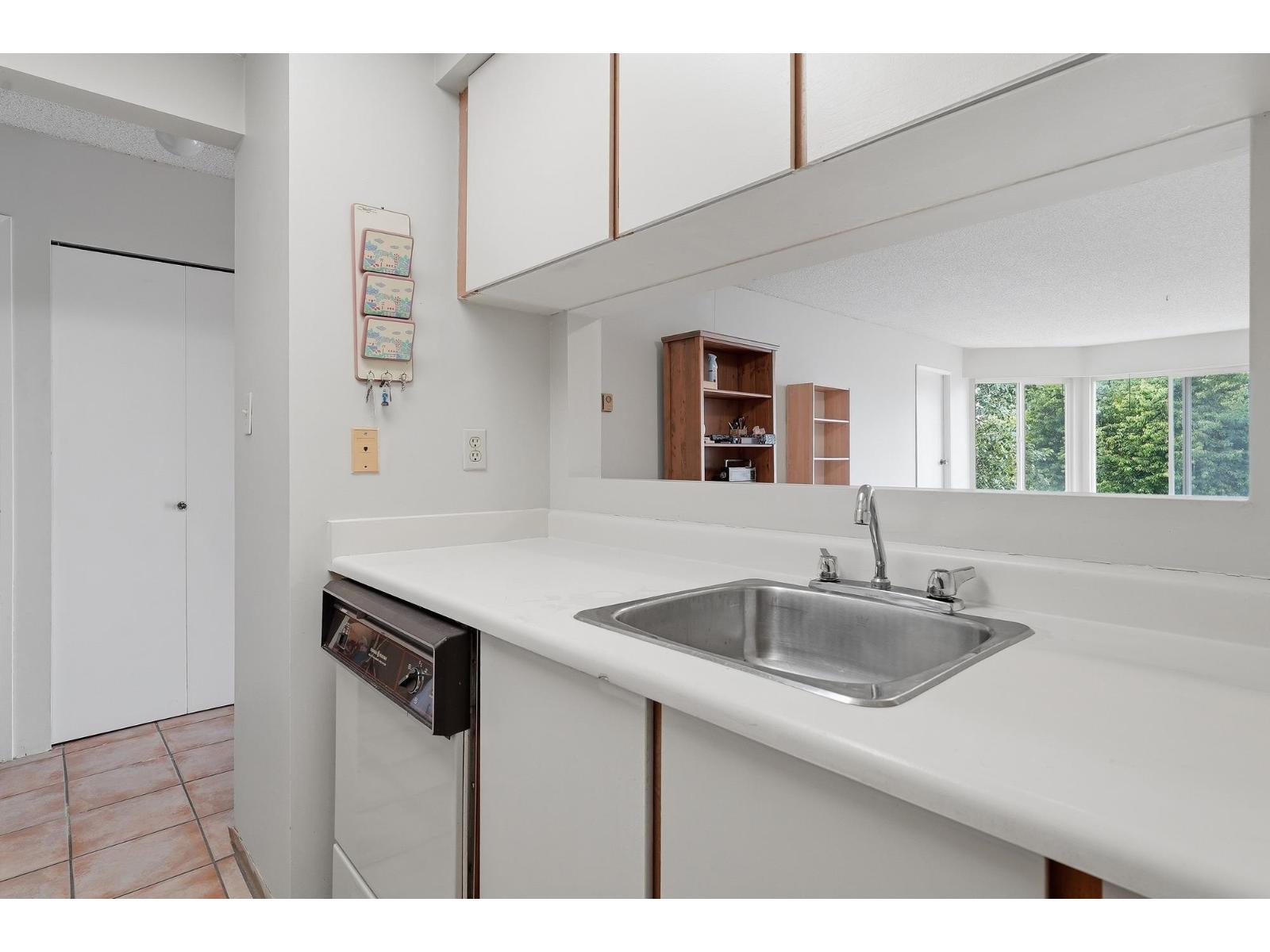 209 9635 121 Street, Surrey, British Columbia  V3V 7L8 - Photo 12 - R3128106