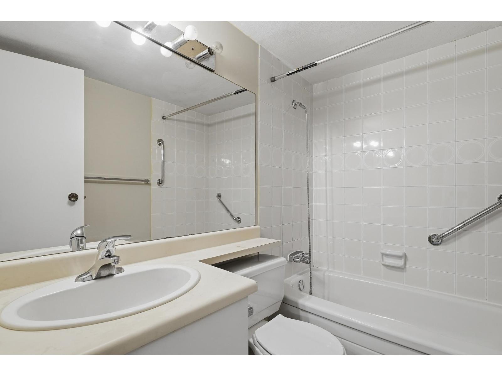 209 9635 121 Street, Surrey, British Columbia  V3V 7L8 - Photo 15 - R3128106